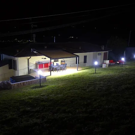 Casavacanzedezza Apartmán Montecalvo Versiggia